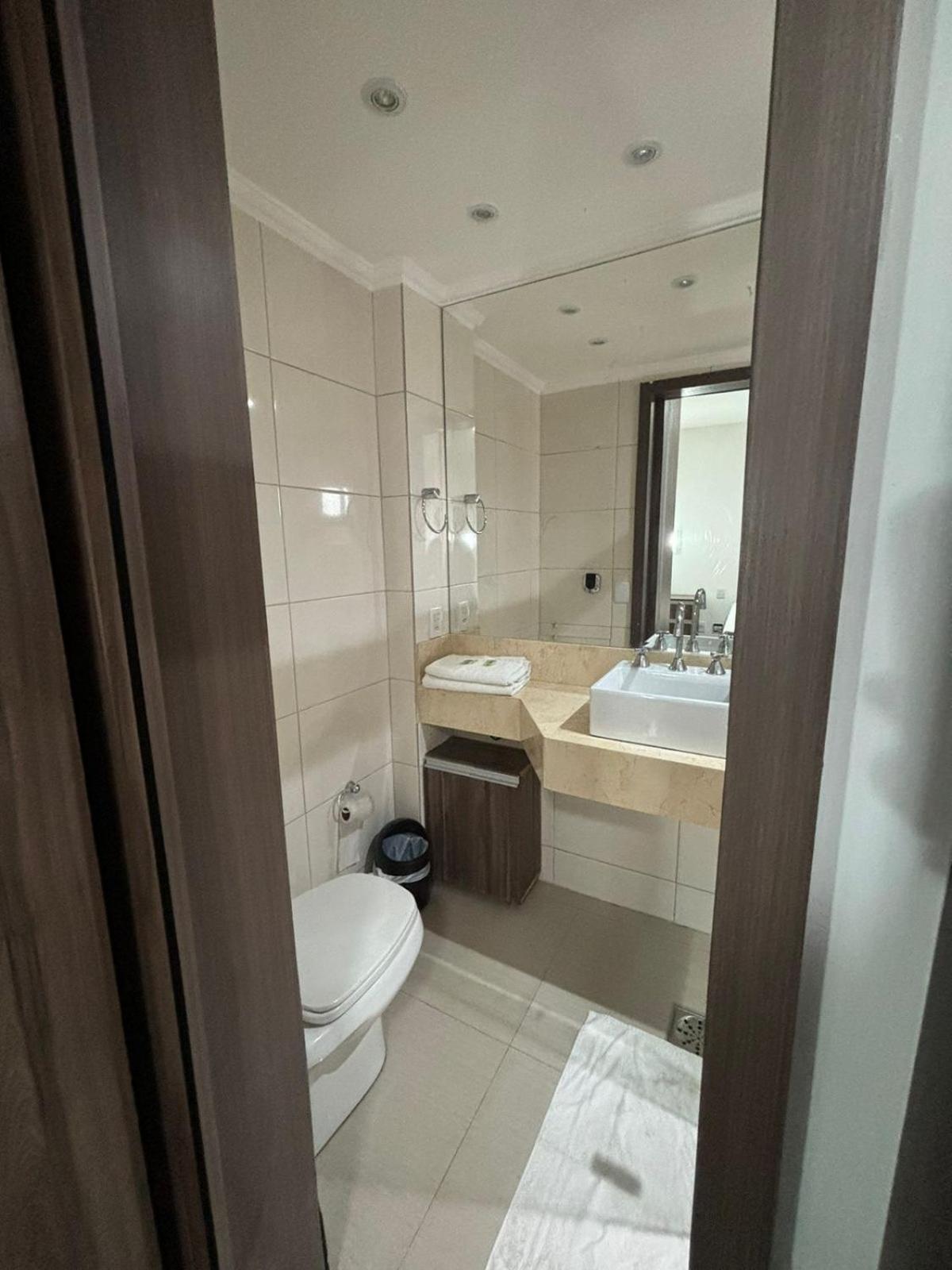 1810 - Flat Para Temporada Em Goiania-Proximo Ao Parque Areiao 외부 사진